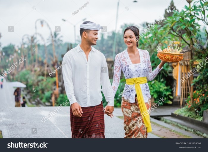 Indonesian bali balinese kleidung cultural disimpan tradisional neil indonesien cultures pilih papan